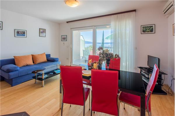 Apartment A1, for 5 persons