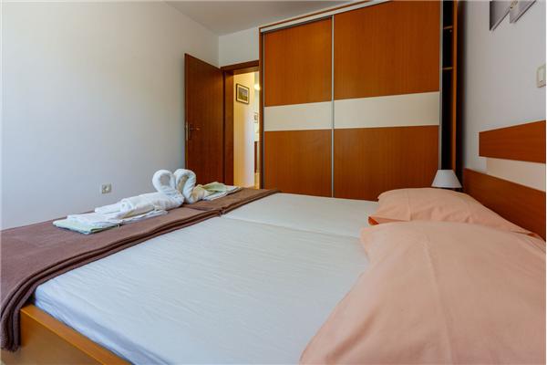 Apartment A1, for 5 persons