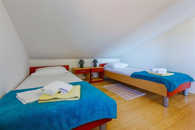 Apartment A2, for 6 persons