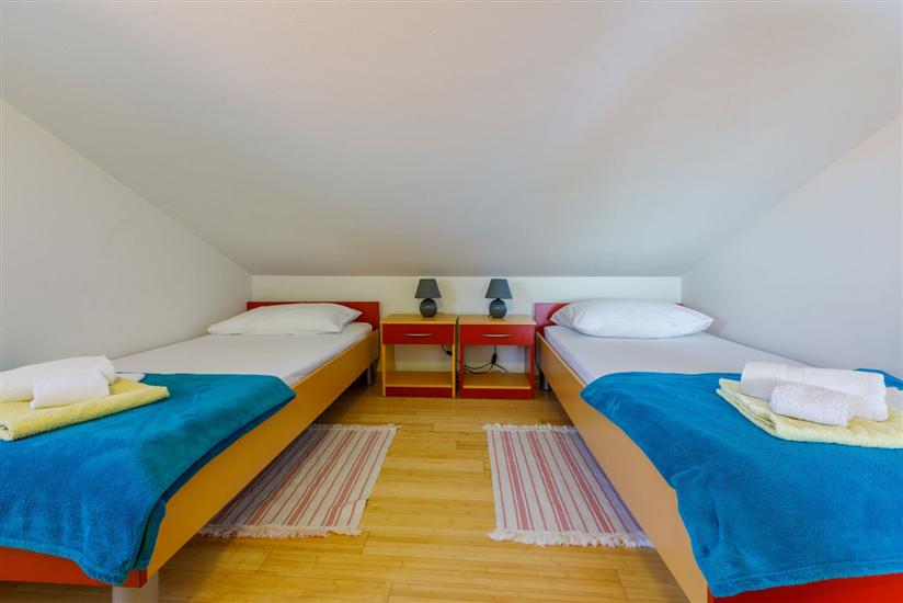 Apartment A2, for 6 persons