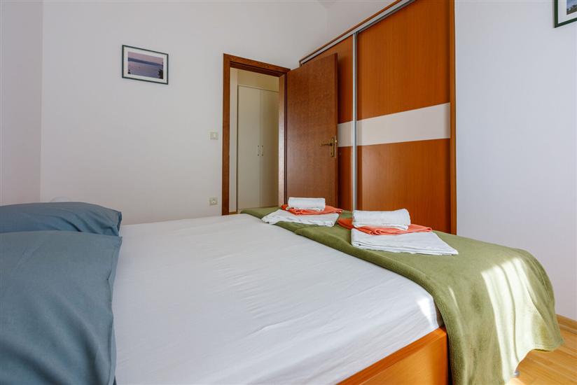 Apartment A2, for 6 persons