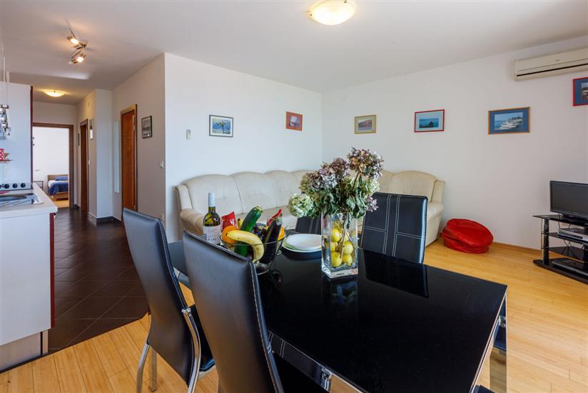 Apartment A3, for 5 persons