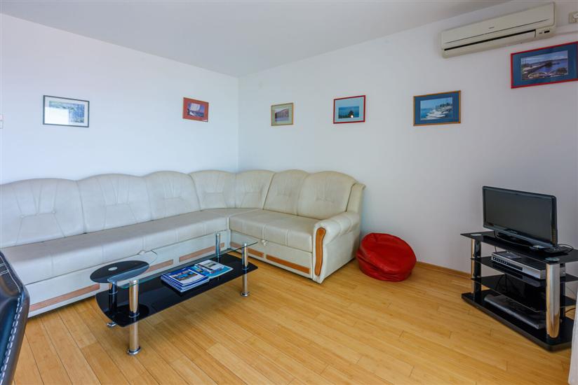 Apartment A3, for 5 persons