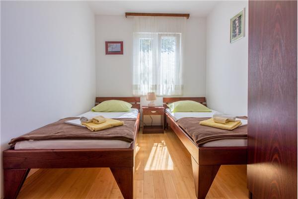 Apartment A3, for 5 persons