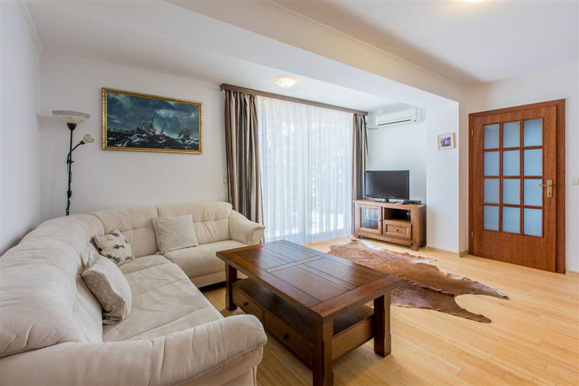 Apartment A4, for 4 persons