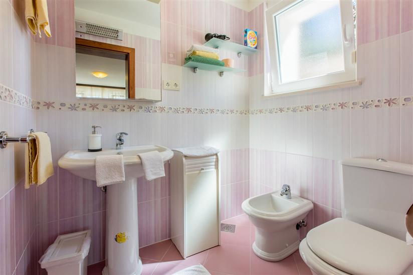 Apartment A4, for 4 persons