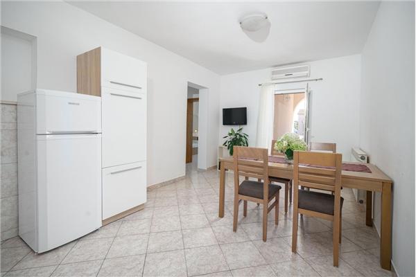 Apartment A5, for 5 persons