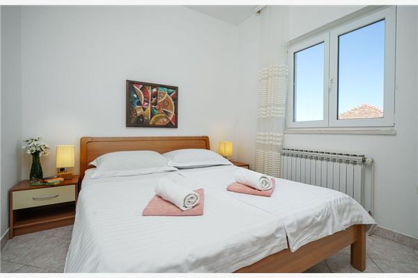 Apartment A5, for 5 persons