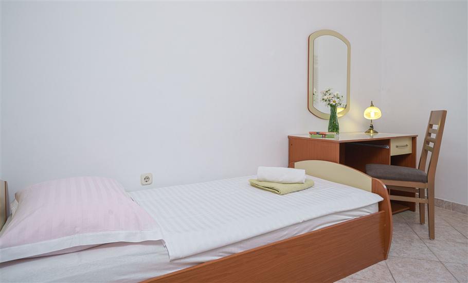 Apartment A5, for 5 persons