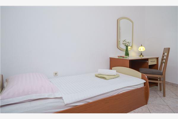 Apartment A5, for 5 persons