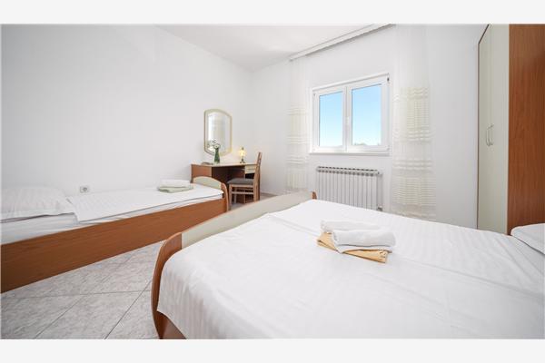 Apartment A5, for 5 persons