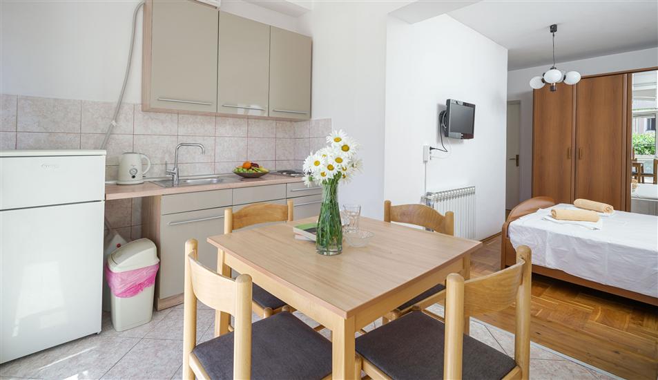 Apartment A2, for 3 persons