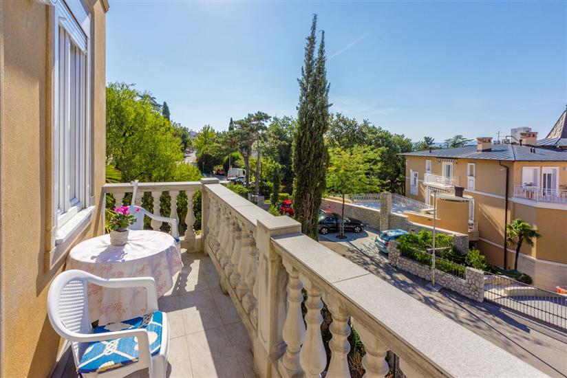 Room S1, for 2 persons