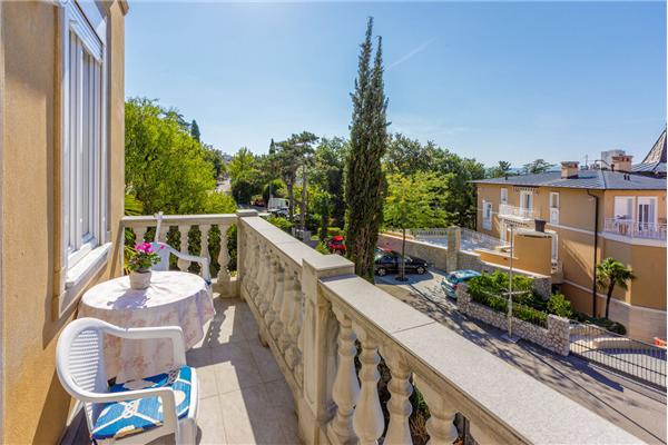 Room S1, for 2 persons