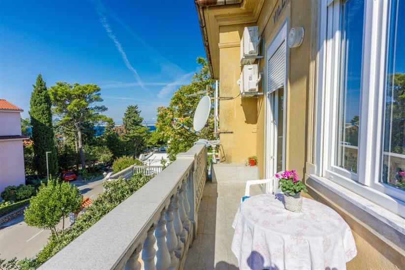 Room S1, for 2 persons