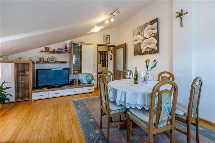 Apartment A3, for 5 persons