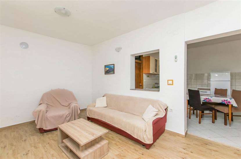 Apartment A1, for 5 persons