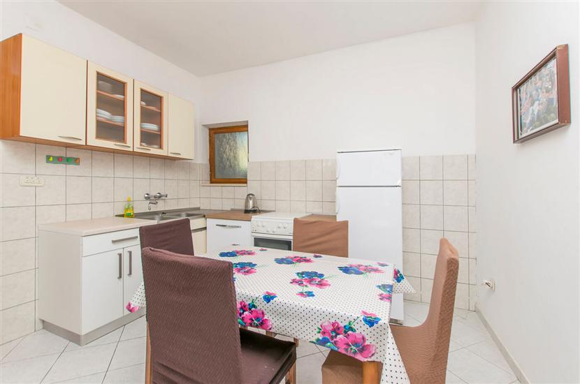 Apartment A1, for 5 persons