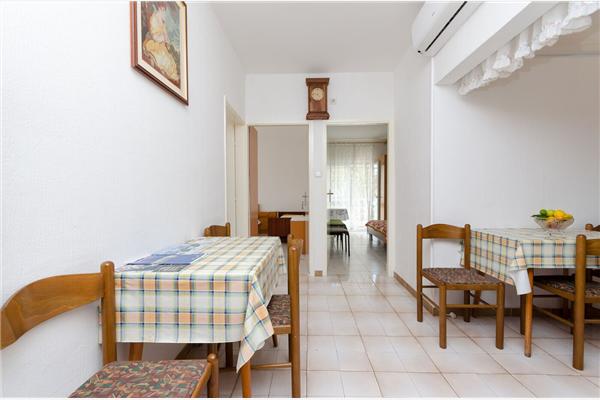 Apartment A1, for 6 persons