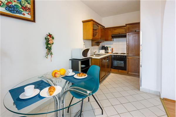 Apartment A2, for 5 persons