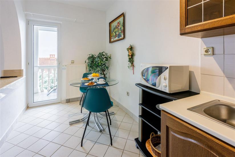 Apartment A2, for 5 persons
