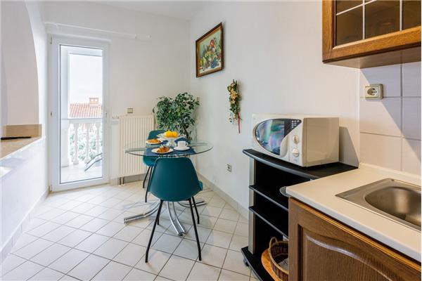 Apartment A2, for 5 persons