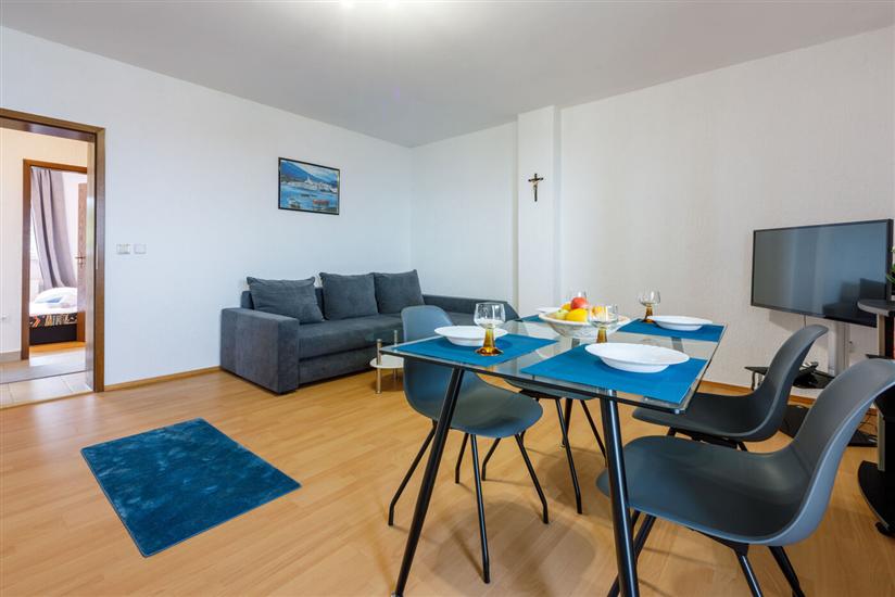 Apartment A2, for 5 persons