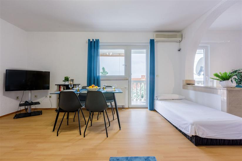Apartment A2, for 5 persons
