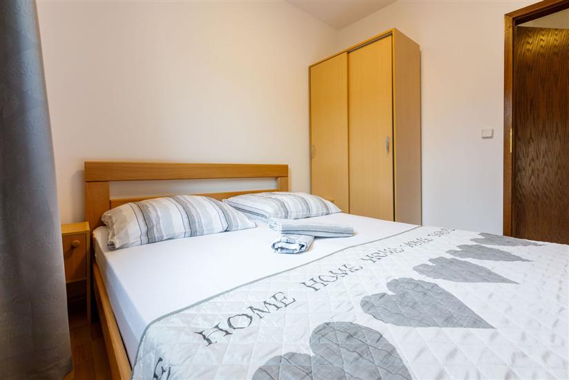 Apartment A2, for 5 persons