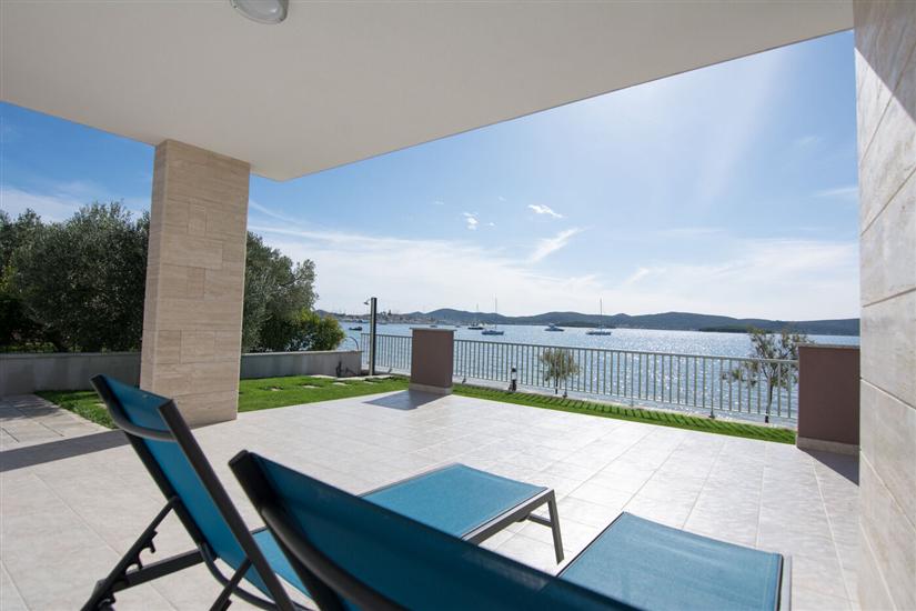 Apartment A4, for 6 persons