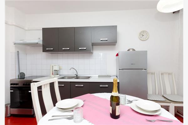 House K1, for 8 persons