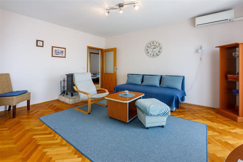 Apartment A2, for 7 persons