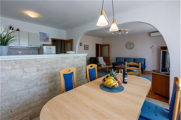 Apartment A2, for 7 persons