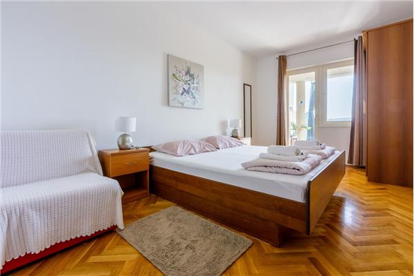 Apartment A2, for 7 persons