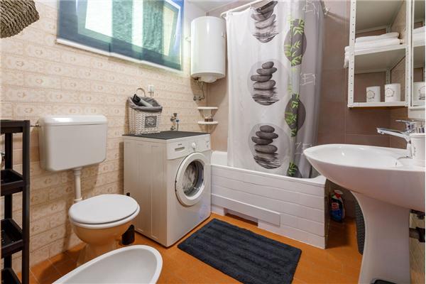 Apartment A2, for 7 persons