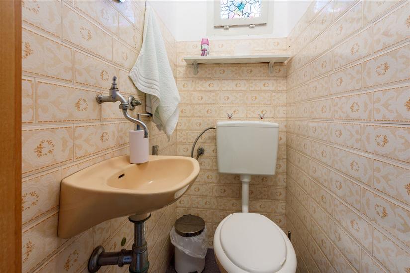 Apartment A2, for 7 persons