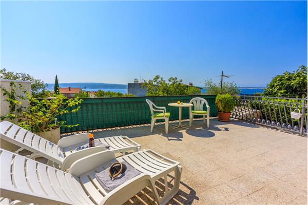 Apartment A2, for 7 persons