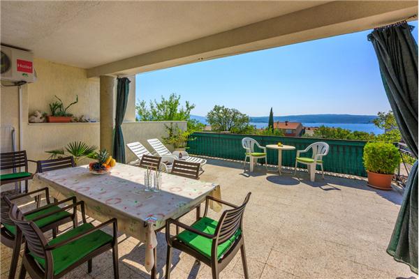 Apartment A2, for 7 persons