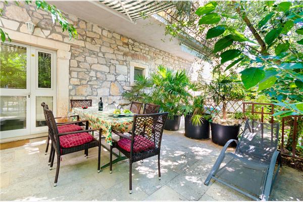 Apartment A5, for 5 persons