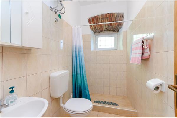 Apartment A5, for 5 persons