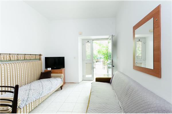 Apartment A5, for 5 persons