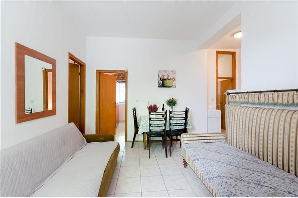 Apartment A5, for 5 persons