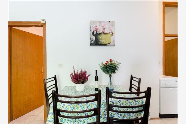 Apartment A5, for 5 persons