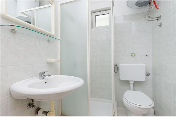 Apartment A7, for 8 persons