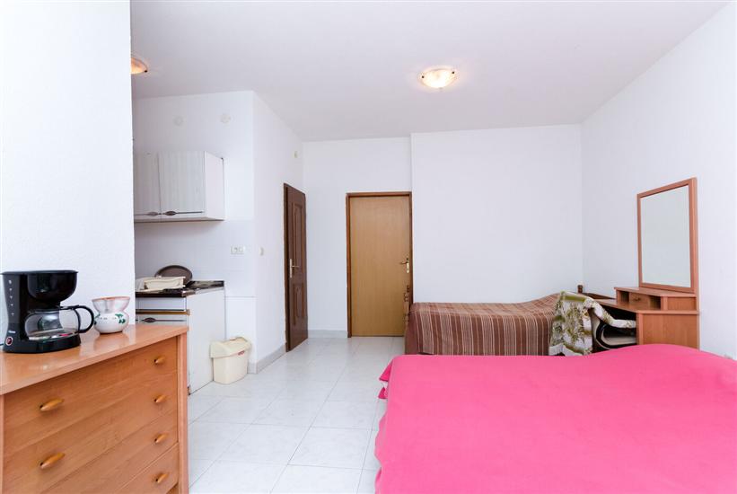 Apartment A7, for 8 persons