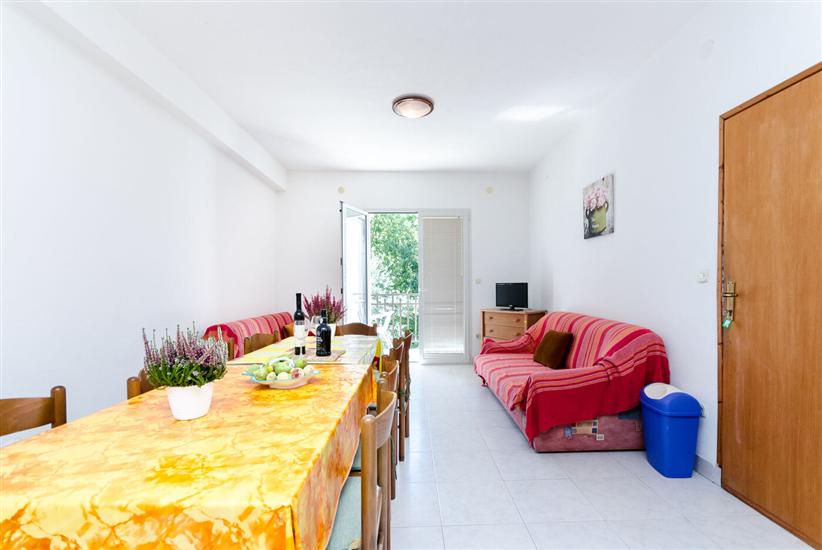 Apartment A7, for 8 persons