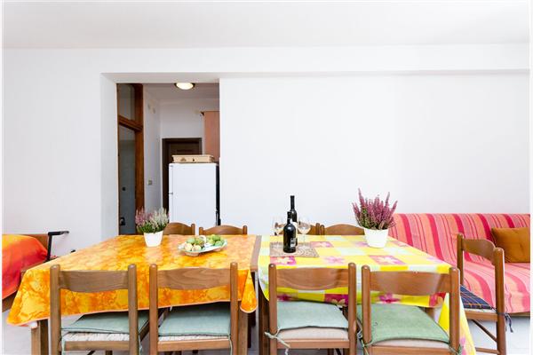 Apartment A7, for 8 persons