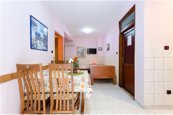 Apartment A2, for 4 persons