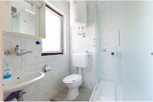 Apartment A4, for 6 persons