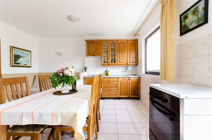 Apartment A4, for 6 persons